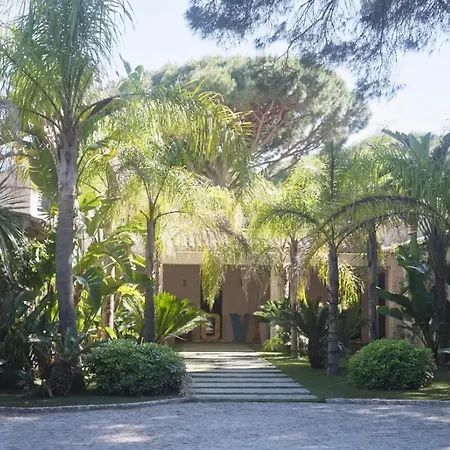 Eton Vila Saint Tropez